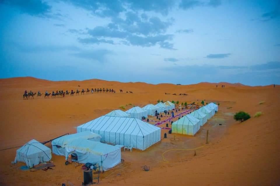 ホテル Ammar Luxury Camp メルズーガ エクステリア 写真